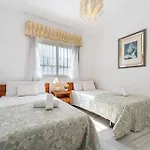 Malagasuite Tropical Terrace & Pool Apartman *