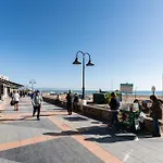 アパート Malagasuite Tropical Terrace & Pool