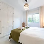 Malagasuite Tropical Terrace & Pool