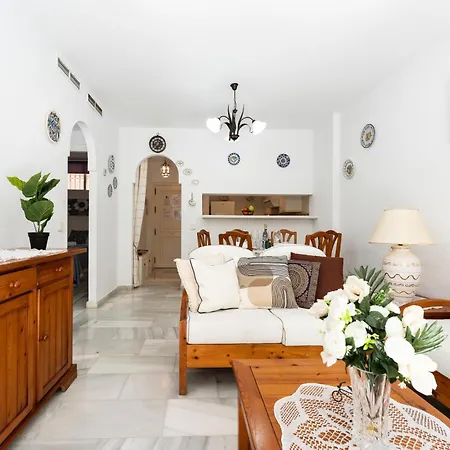 Malagasuite Tropical Terrace & Pool Appartamento