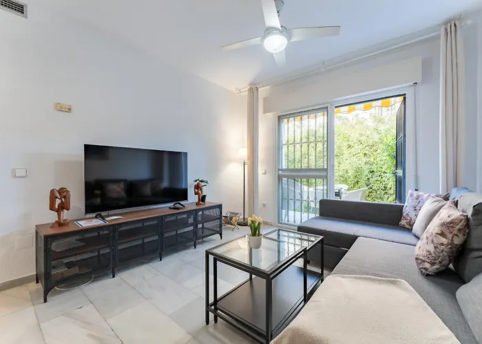 Malagasuite Tropical Terrace & Pool