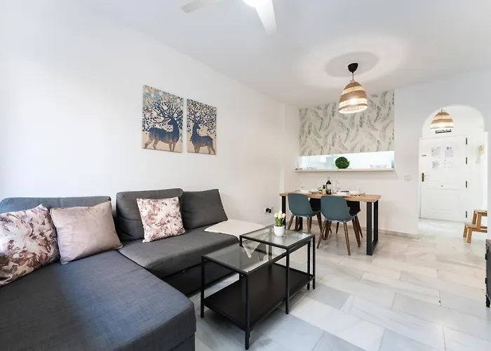 Malagasuite Tropical Terrace & Pool Apartmán