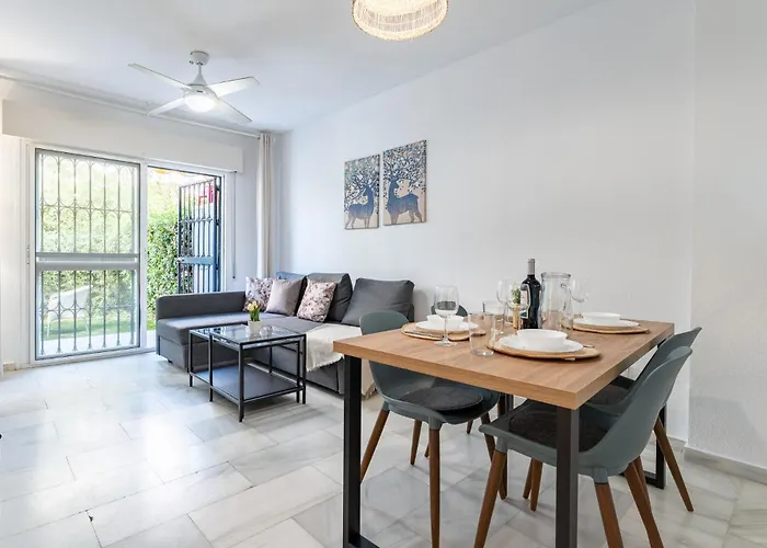 아파트 Malagasuite Tropical Terrace & Pool *