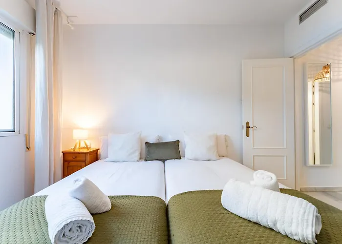 Malagasuite Tropical Terrace & Pool 토레몰리노스