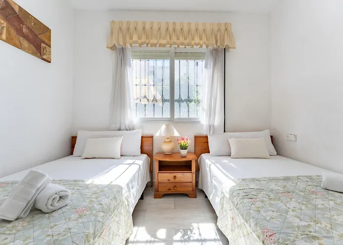 Malagasuite Tropical Terrace & Pool 토레몰리노스