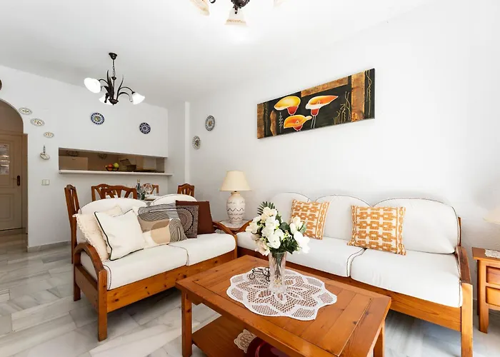 Malagasuite Tropical Terrace & Pool * 토레몰리노스