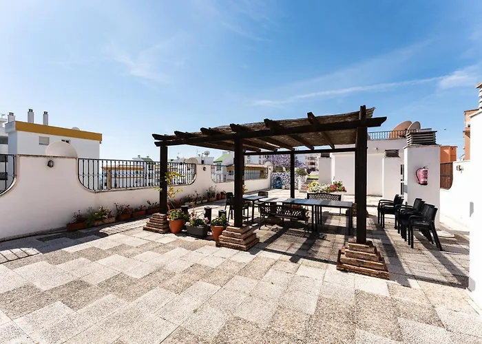 아파트 Malagasuite Tropical Terrace & Pool